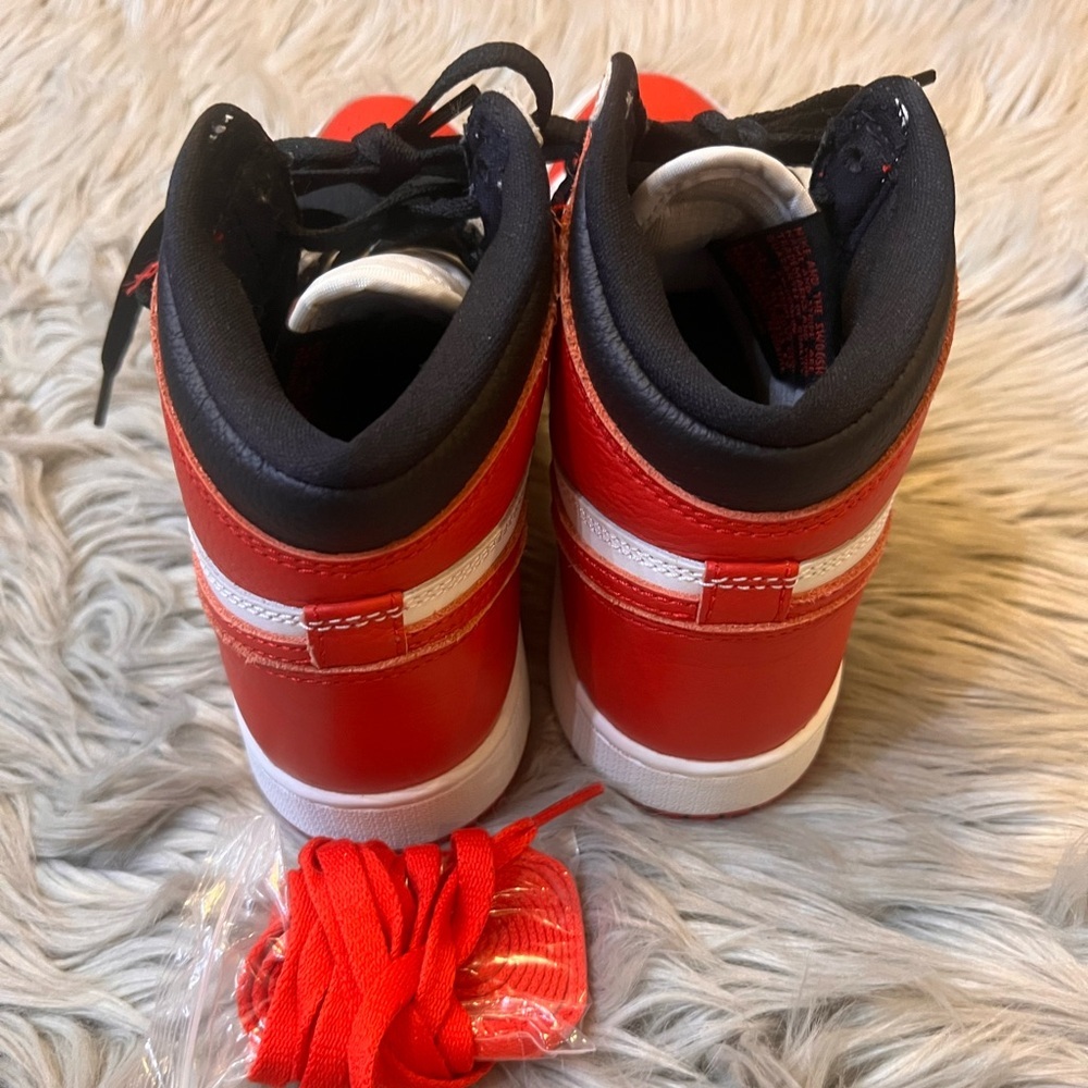 Like new Nike Air Retro High OG Jordan heritage sneakers - Picture 7 of 7